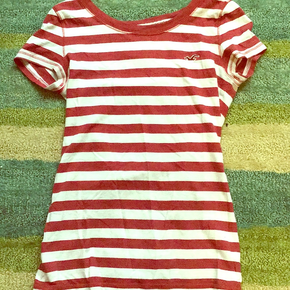 A Hollister Juniors Short Sleeved Tee